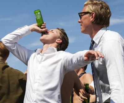 Student drinkt Heineken